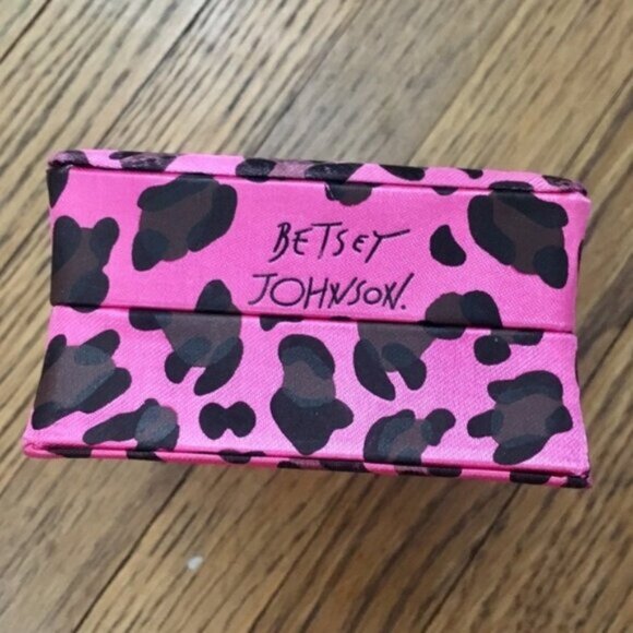 NIB Betsey Johnson Multi Strand Puffy Heart Animal Print Bow Charm Necklace - Picture 9 of 10